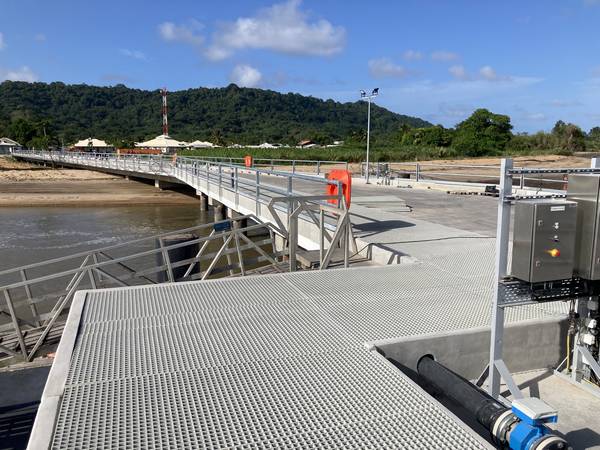 GFK-Rost auf Marinestützpunkt