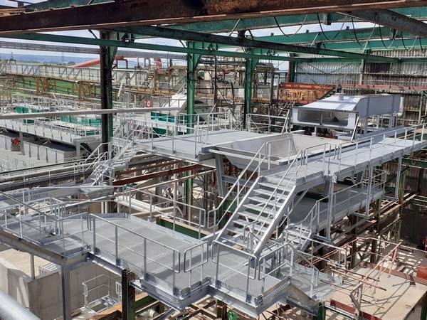 Laufsteg, Arbeitsbuhne, Treppen aus verzinkten Stahlgitterrosten