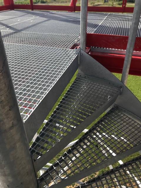 Trapezstufe Spindel herum