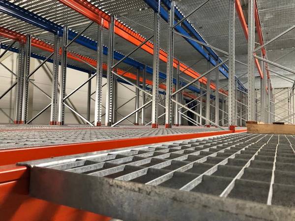 Gitterroste von Leichtlastregalen