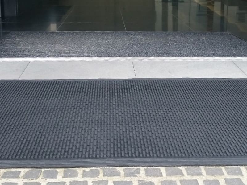 Recycelbarer, rutschfester Teppich für öffentlich zugängliche Gebäude
